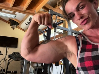 Hot brunette from squirt masturbating on webcam